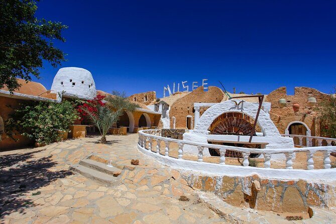 2-Day Tunisian Sahara Tour with Food & Stay from Sousse - Day 2: Chott el Jerid mirages and the 4x4 to Onk Jemal