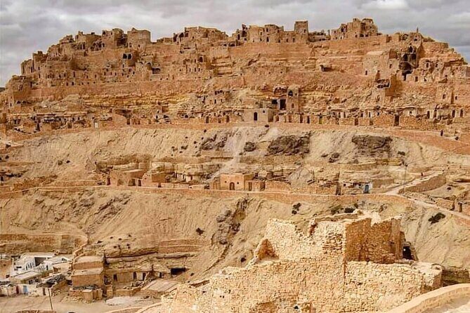 Discovery tour of Southern Tunisia - Day 1 in the Sahara: 3 Hours of Big-Sky Tunisia