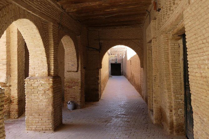 From Tunis: Star Wars 5 day tour - Day 4 Ksar Ghilane Hot Springs and Hotel Sidi Idriss’ Star Wars Courtyard