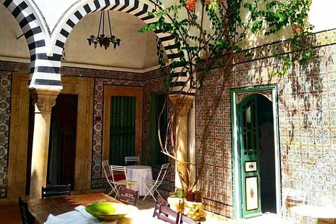Guided tour in the UNESCO world heritage Medina of Tunis - Starting at La Kasba and aiming your first steps at Zitouna Mosque