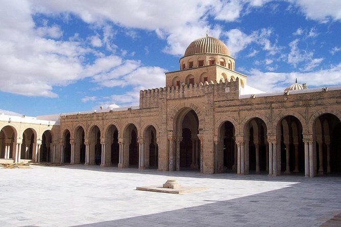 Kairouan & El Jem Small Group Tour from Tunis, Hammamet or Sousse - Lunch, comfort, and timing for an 8-hour day