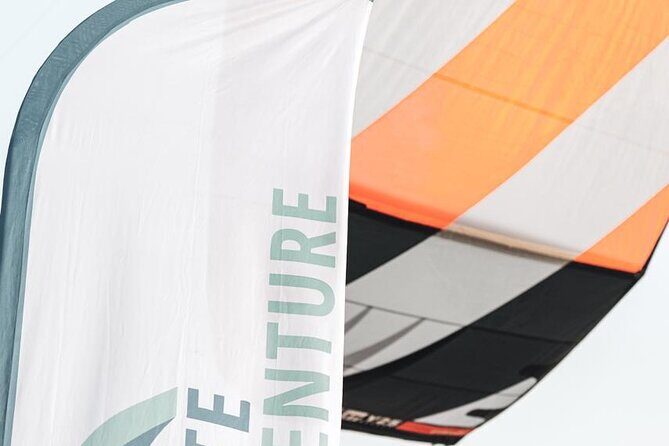 Kitesurfing Discovery Course in Djerba - Your 3-hour progression: from small sail to kite control